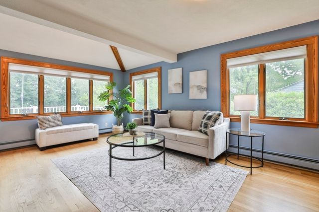 21 Preston St, Wakefield, MA 01880