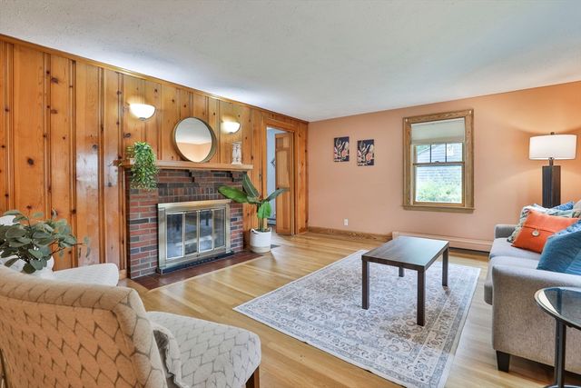 21 Preston St, Wakefield, MA 01880