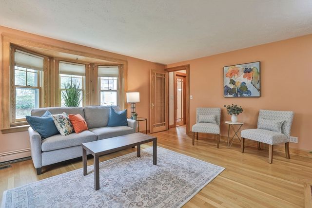 21 Preston St, Wakefield, MA 01880