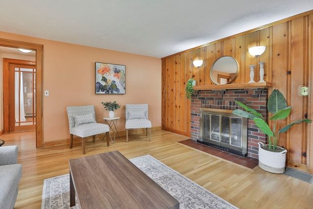 21 Preston St, Wakefield, MA 01880