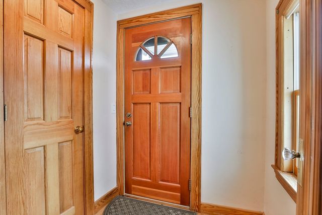 21 Preston St, Wakefield, MA 01880