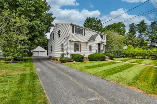 21 Preston St, Wakefield, MA 01880
