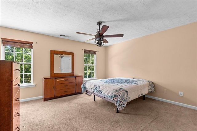 105 Hawk Ln, Carrollton, GA 30116