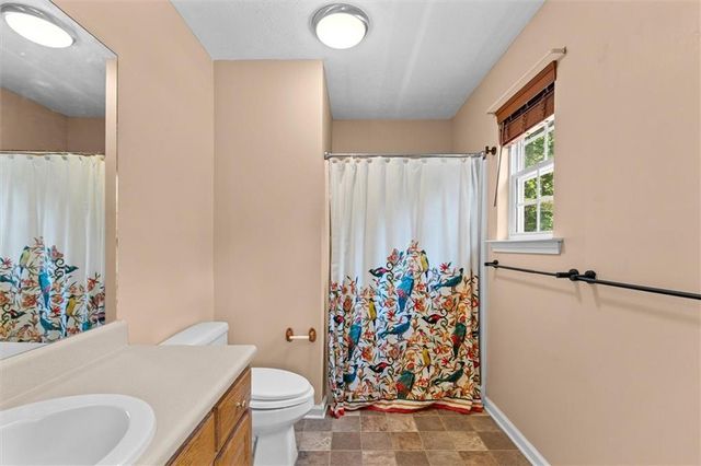 105 Hawk Ln, Carrollton, GA 30116