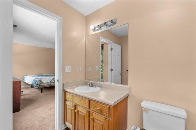 105 Hawk Ln, Carrollton, GA 30116