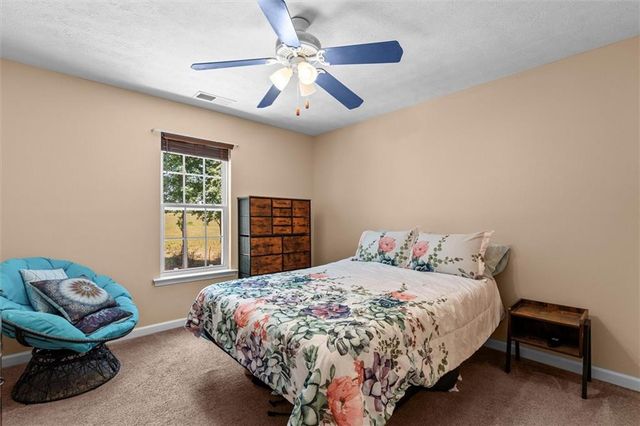 105 Hawk Ln, Carrollton, GA 30116