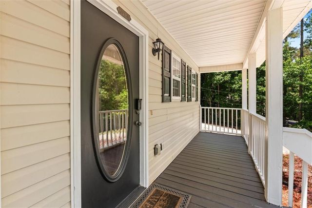 105 Hawk Ln, Carrollton, GA 30116