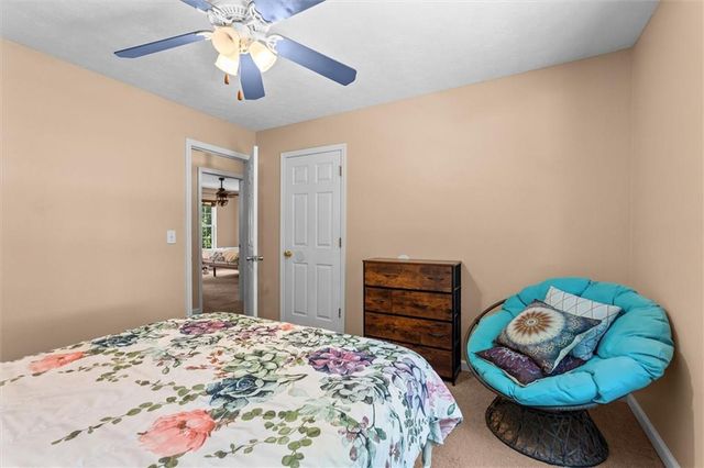 105 Hawk Ln, Carrollton, GA 30116