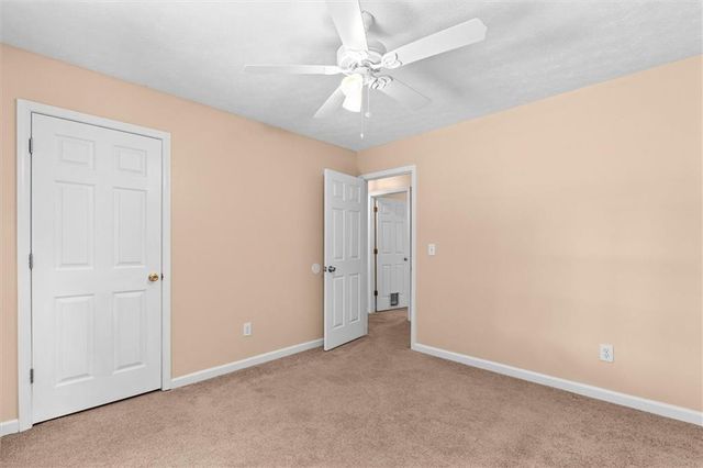 105 Hawk Ln, Carrollton, GA 30116