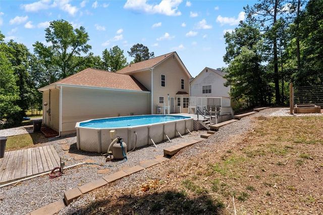 105 Hawk Ln, Carrollton, GA 30116
