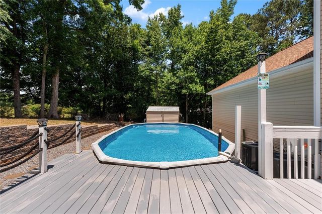 105 Hawk Ln, Carrollton, GA 30116