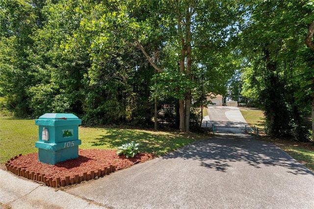 105 Hawk Ln, Carrollton, GA 30116