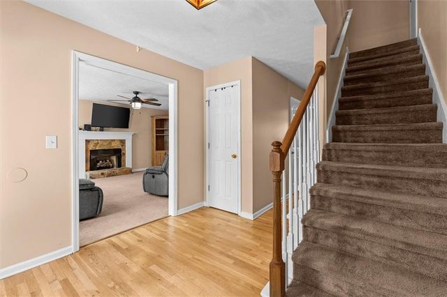 105 Hawk Ln, Carrollton, GA 30116