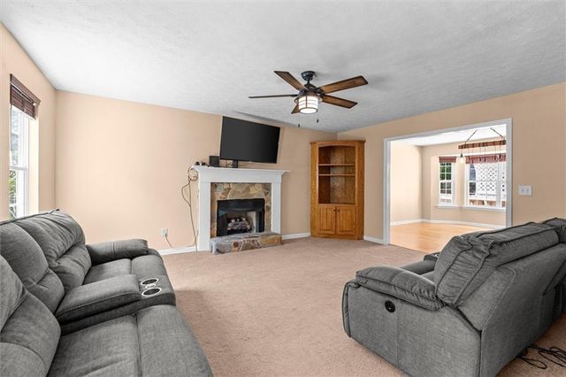 105 Hawk Ln, Carrollton, GA 30116