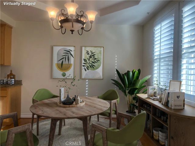 10623 Moorpark Street 1, Toluca Lake, CA 91602