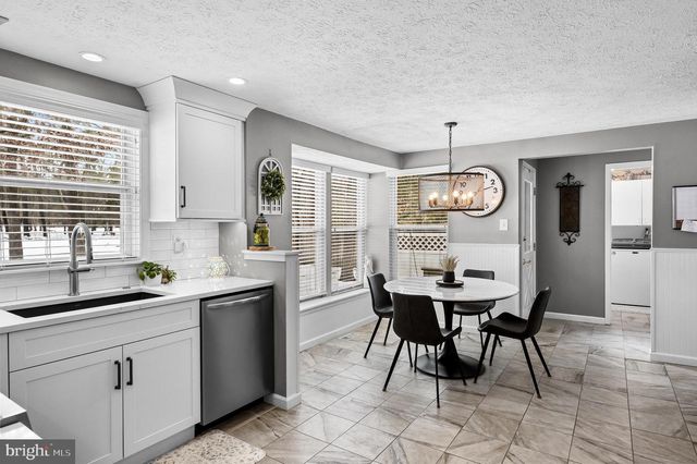 39 LADY DIANA CIR, Marlton, NJ 08053