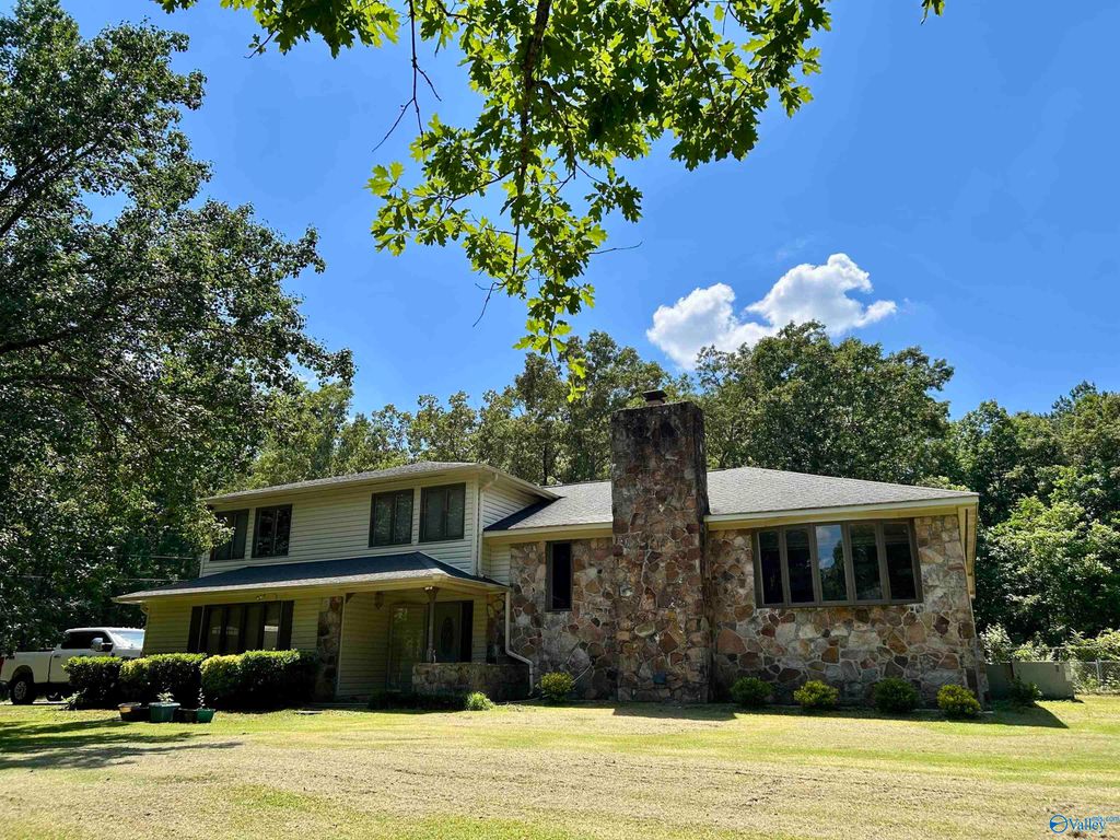 630 Carolyn Court, Gadsden, AL 35901