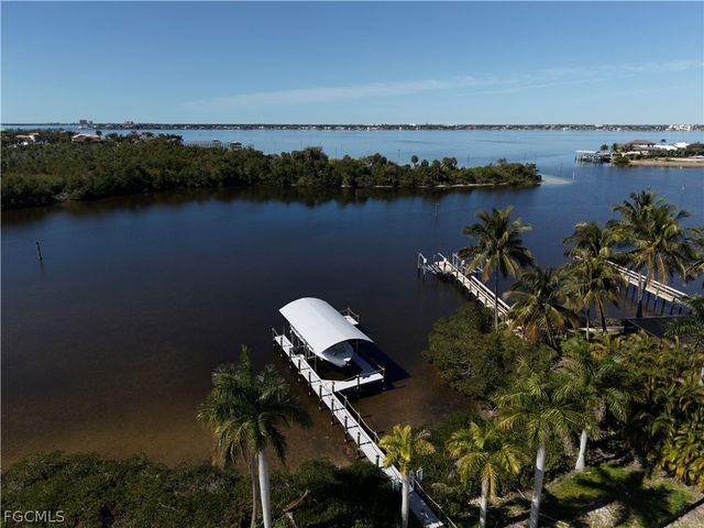 6901 Deep Lagoon LN, Fort Myers, FL 33919