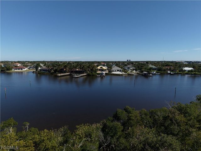 6901 Deep Lagoon LN, Fort Myers, FL 33919