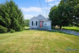 3706 Corduroy Road, Oregon, OH 43616