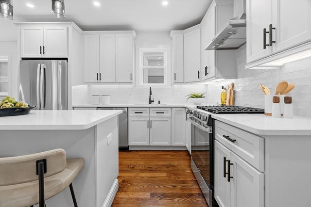 73 Romsey St, Boston, MA 02125