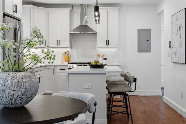 73 Romsey St, Boston, MA 02125