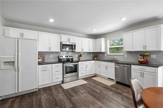 5232 N Cambridge Avenue, Kansas City, MO 64119