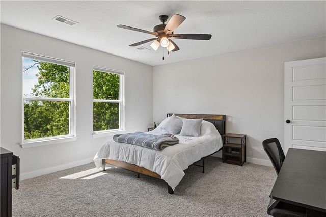 5232 N Cambridge Avenue, Kansas City, MO 64119