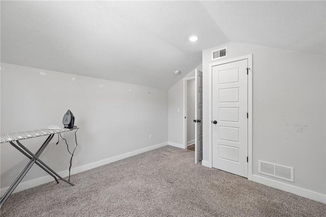 5232 N Cambridge Avenue, Kansas City, MO 64119