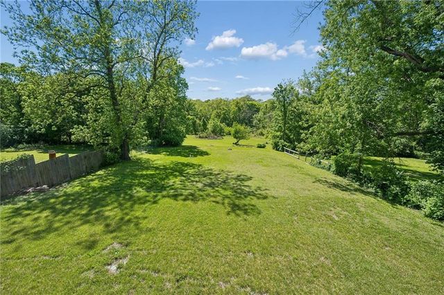 5232 N Cambridge Avenue, Kansas City, MO 64119