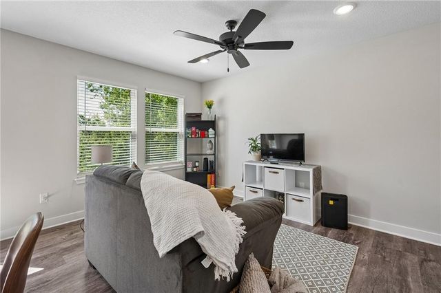 5232 N Cambridge Avenue, Kansas City, MO 64119