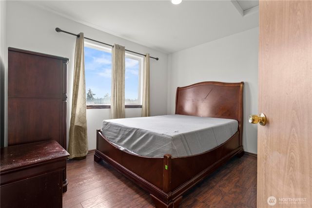 13617 68th Avenue Ct E, Puyallup, WA 98373