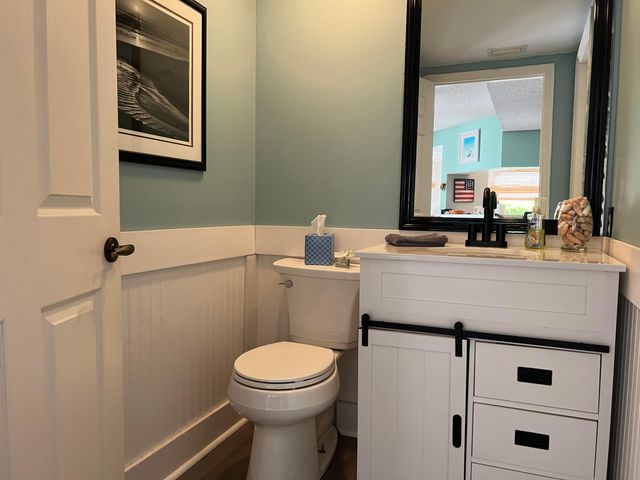 13 Uno Lago Drive, Juno Beach, FL 33408