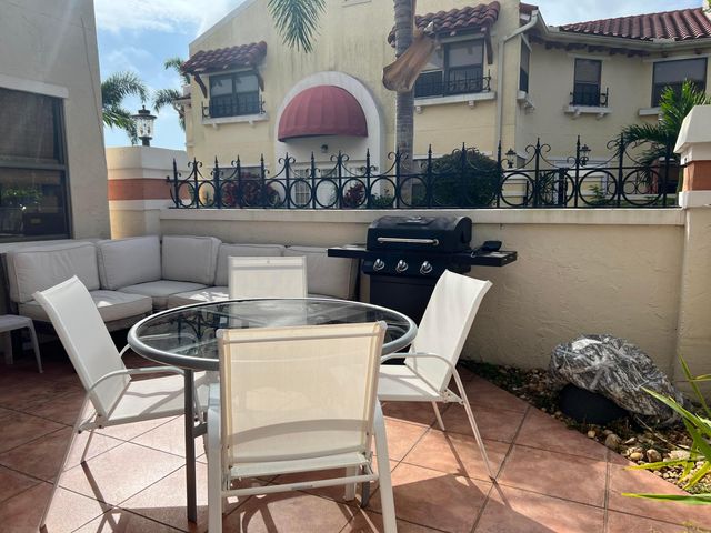 13 Uno Lago Drive, Juno Beach, FL 33408