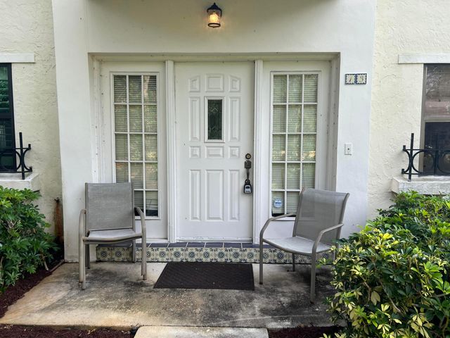 13 Uno Lago Drive, Juno Beach, FL 33408