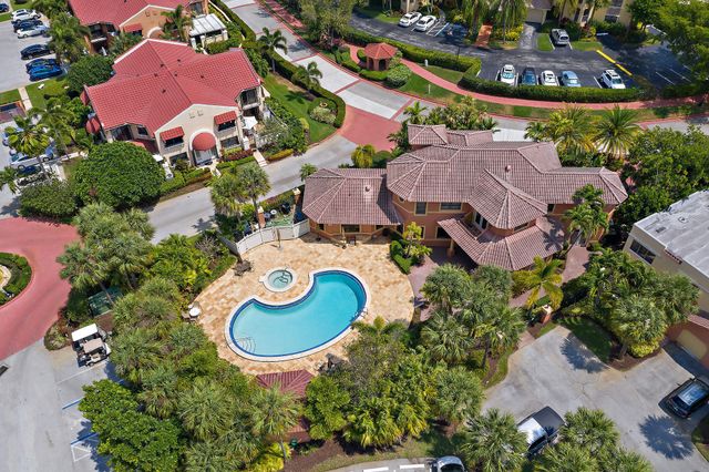 13 Uno Lago Drive, Juno Beach, FL 33408