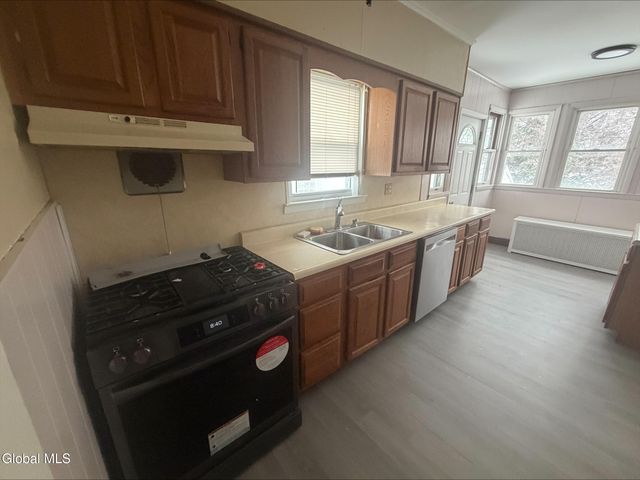 5 Mockingbird Hill, Colonie, NY 12110