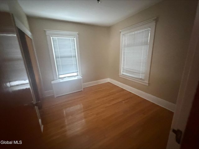 5 Mockingbird Hill, Colonie, NY 12110