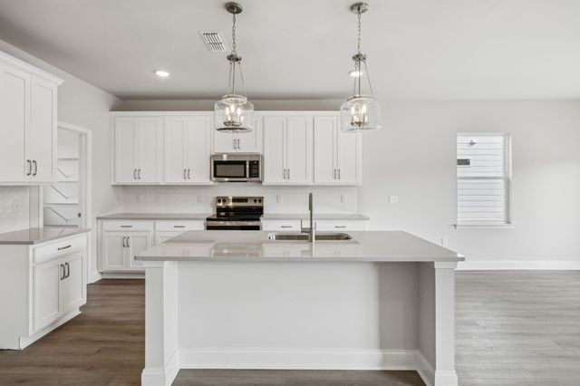 118 Dahlia Dr, La Vergne, TN 37086