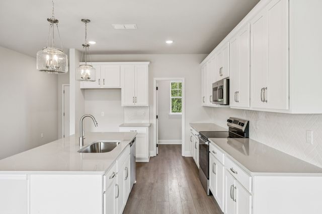 118 Dahlia Dr, La Vergne, TN 37086