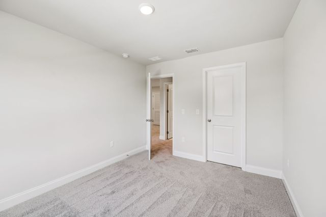 118 Dahlia Dr, La Vergne, TN 37086