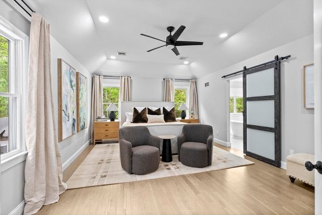 102 Cairn Ridge Rd, Falmouth, MA 02536