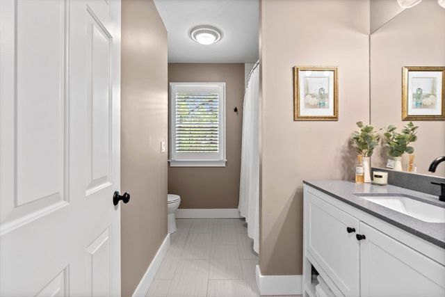 102 Cairn Ridge Rd, Falmouth, MA 02536
