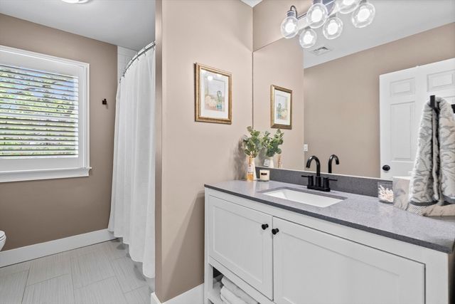 102 Cairn Ridge Rd, Falmouth, MA 02536