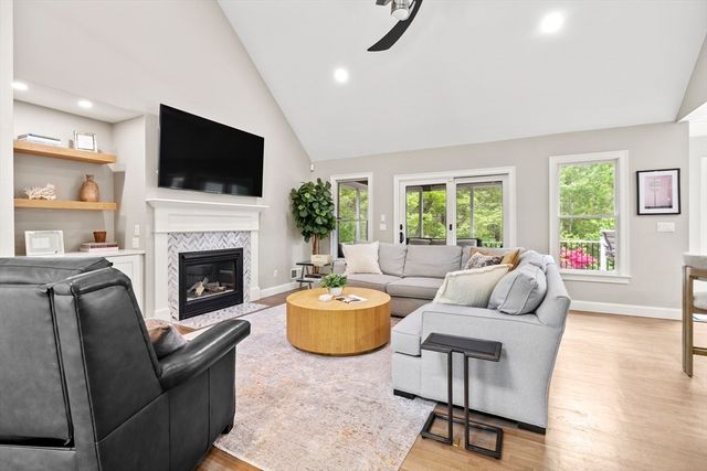 102 Cairn Ridge Rd, Falmouth, MA 02536