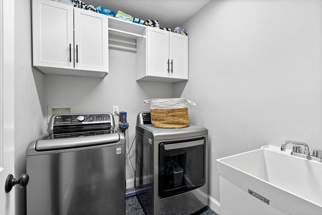 102 Cairn Ridge Rd, Falmouth, MA 02536