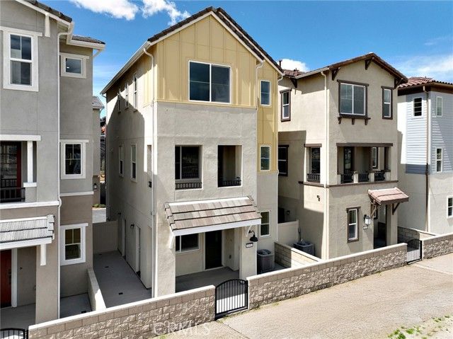 6046 Fairfax Drive, Eastvale, CA 92880