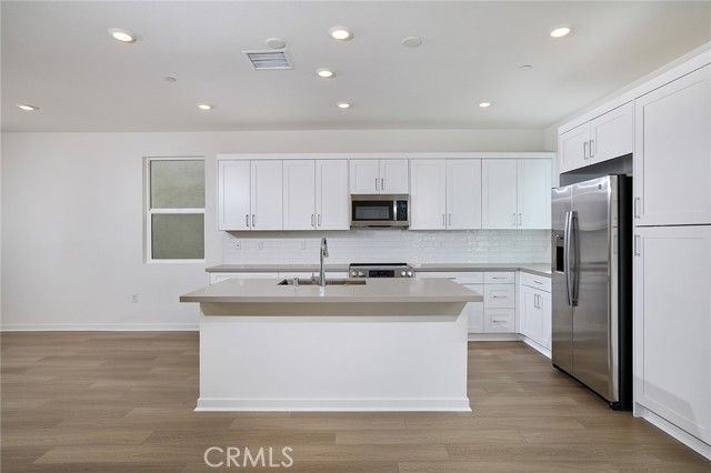 6046 Fairfax Drive, Eastvale, CA 92880