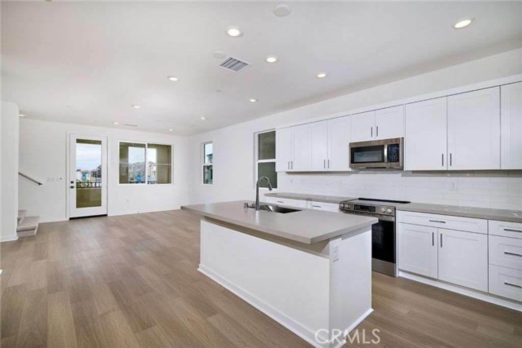 6046 Fairfax Drive, Eastvale, CA 92880