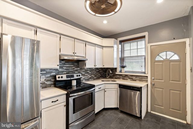 902 WYNNEWOOD RD, Philadelphia, PA 19151